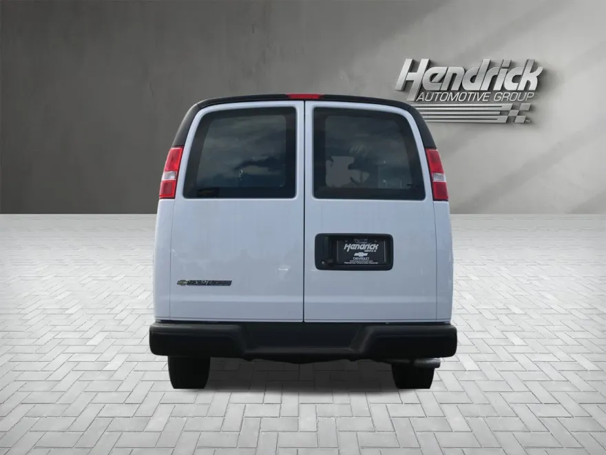 2025 Chevrolet Express Cargo 2500 photo 1