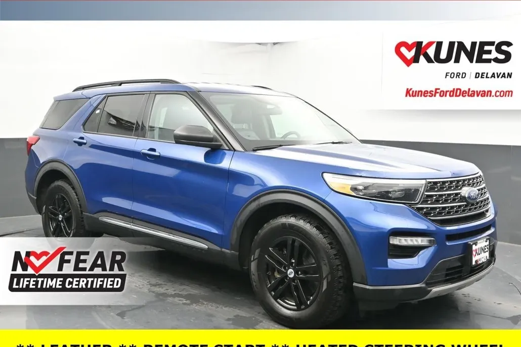 2023 Ford Explorer XLT photo 1