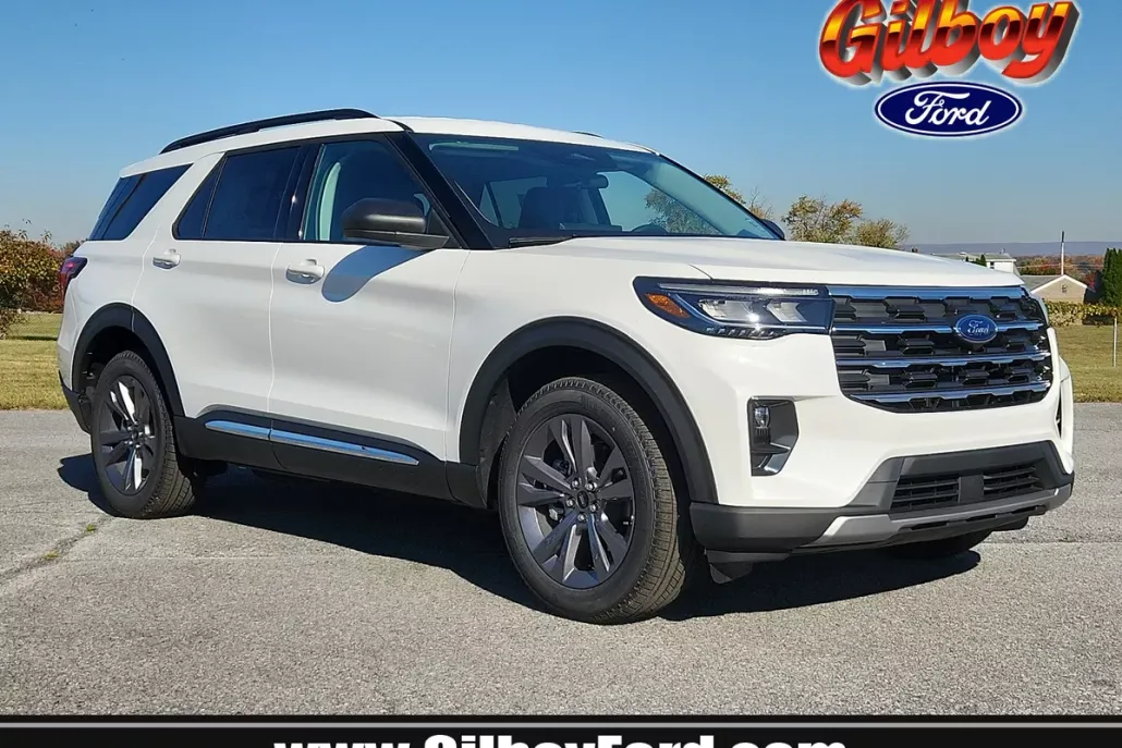 2025 Ford Explorer photo 1