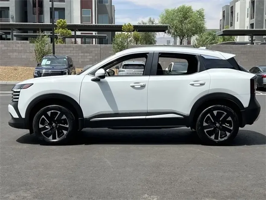 2025 Nissan Kicks SV photo 1