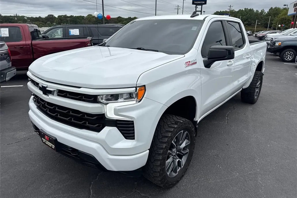2024 Chevrolet Silverado 1500 RST photo 1