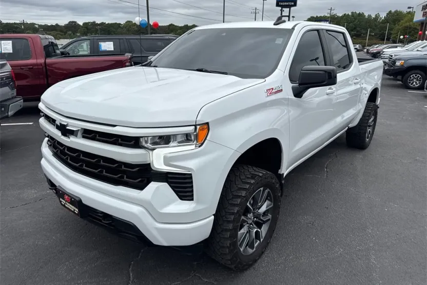 2024 Chevrolet Silverado 1500 RST photo 1