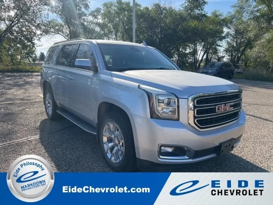 2017 Gmc Yukon SLT photo 1