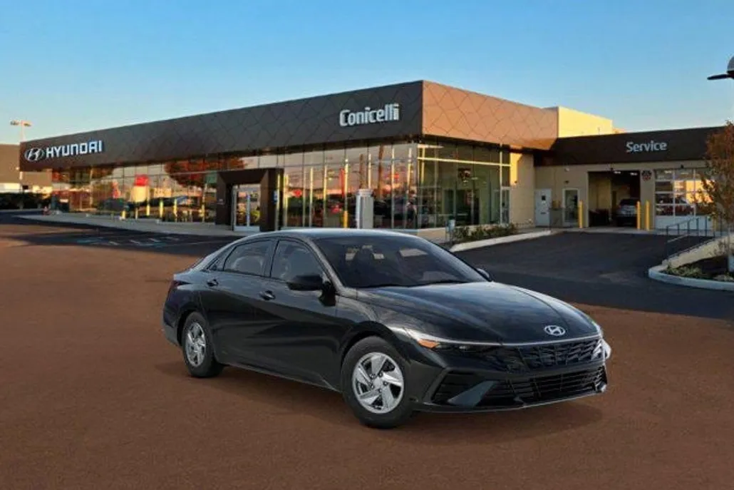 2025 Hyundai Elantra SE photo 1