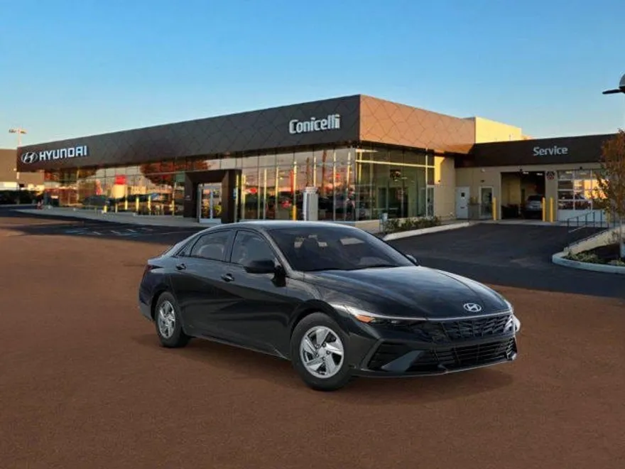 2025 Hyundai Elantra SE photo 1