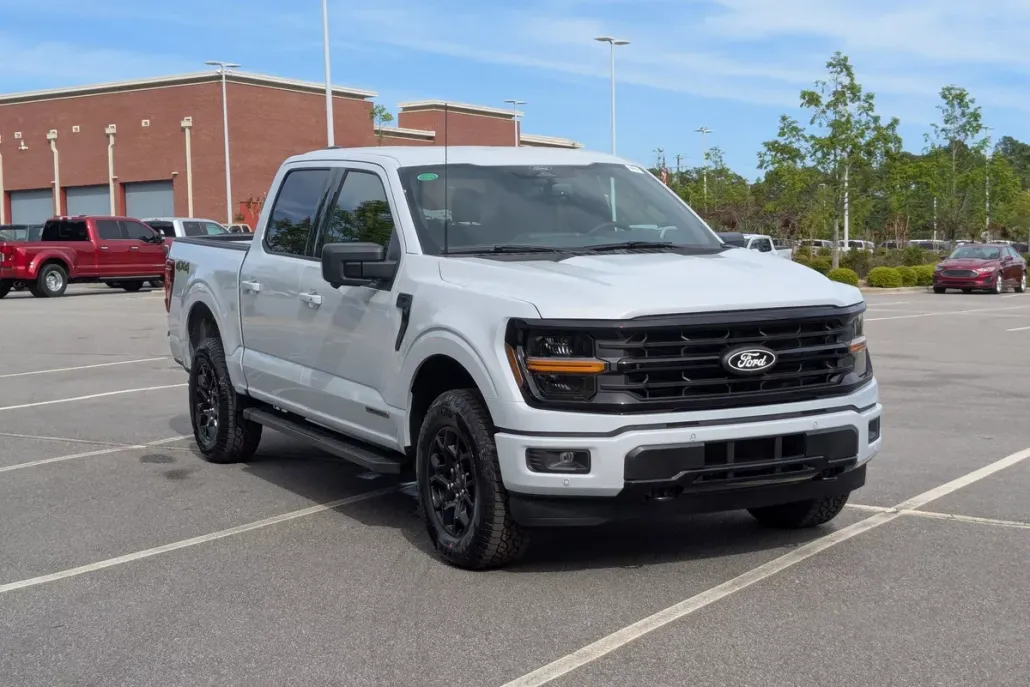 2025 Ford F-150 XLT photo 1