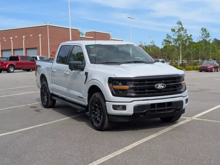 2025 Ford F-150 XLT photo 1
