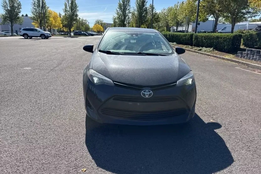 2017 Toyota Corolla L photo 1