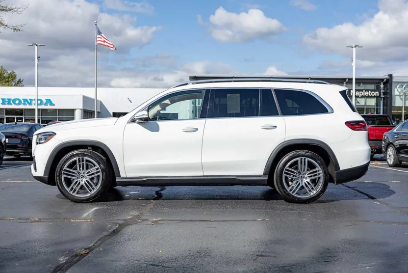 2024 Mercedes Benz GLS 450 4MATIC photo 1