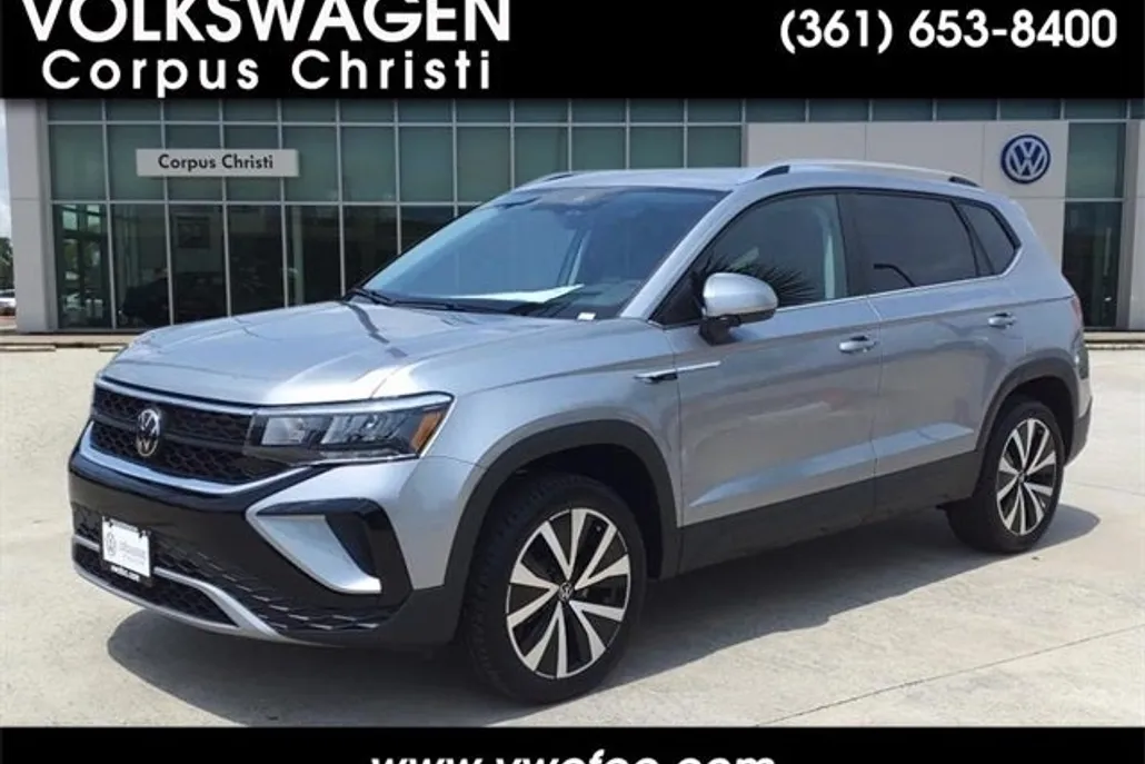 2024 Volkswagen Taos SE photo 1