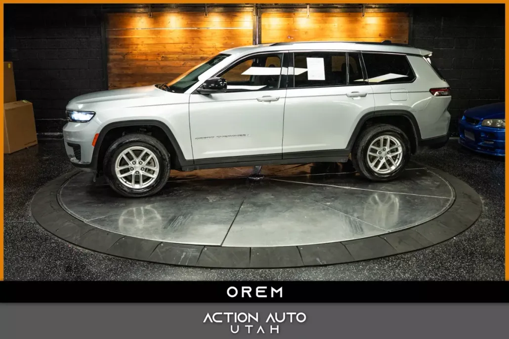 2023 Jeep Grand Cherokee Laredo photo 1