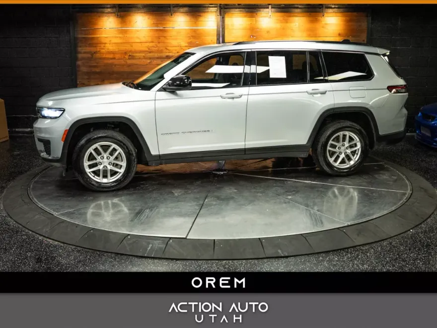 2023 Jeep Grand Cherokee Laredo photo 1