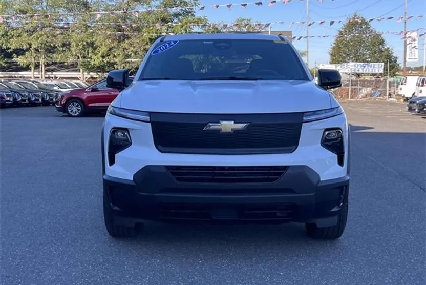 2024 Chevrolet Silverado EV Work Truck photo 1