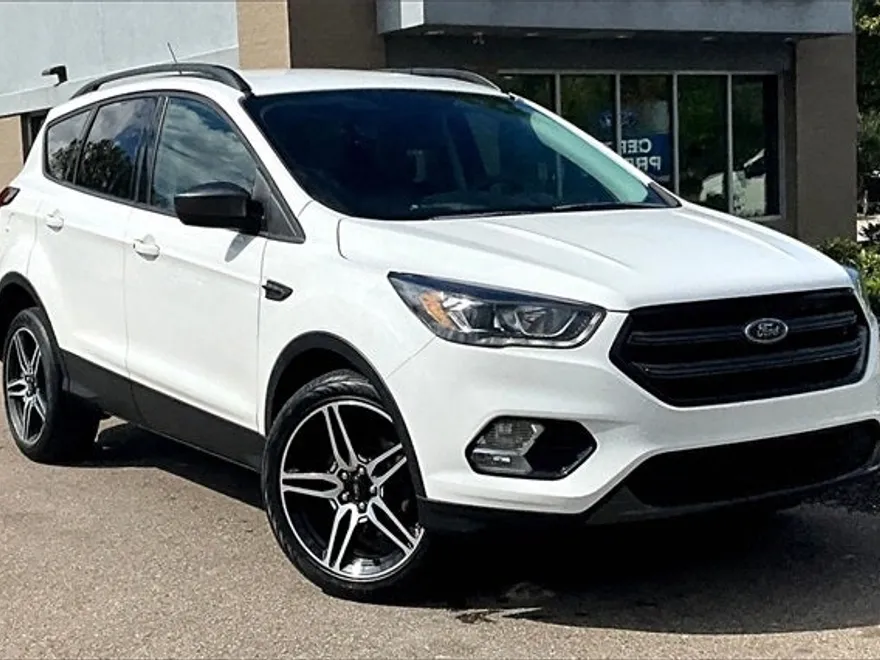 2019 Ford Escape SEL photo 1