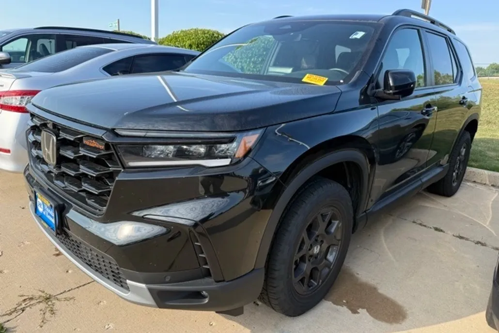 2024 Honda Pilot TrailSport photo 1