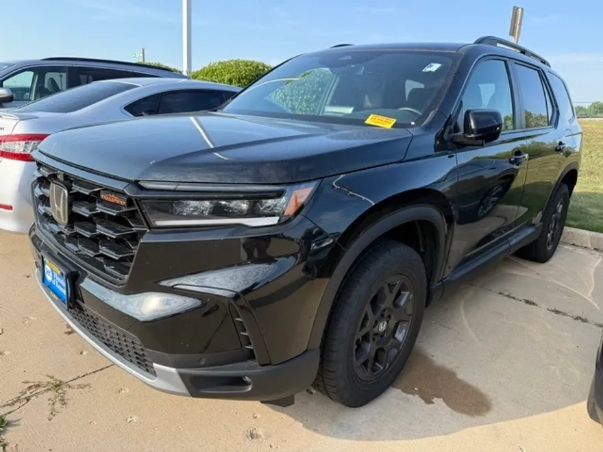 2024 Honda Pilot TrailSport photo 1