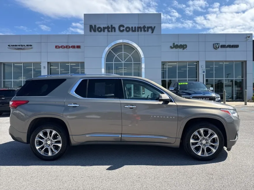 2018 Chevrolet Traverse Premier photo 1