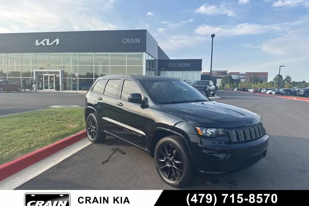 2018 Jeep Grand Cherokee Altitude photo 1