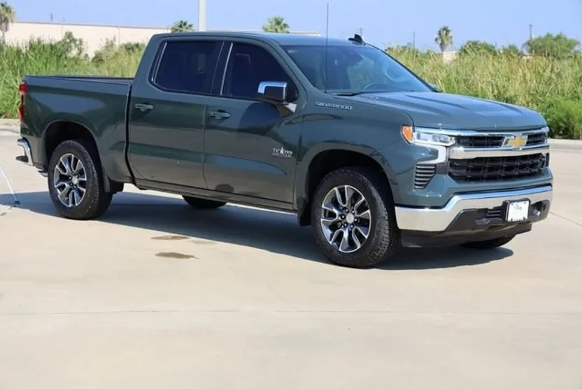 2025 Chevrolet Silverado 1500 LT photo 1