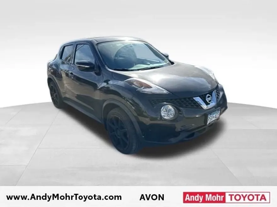 2017 Nissan Juke SV photo 1
