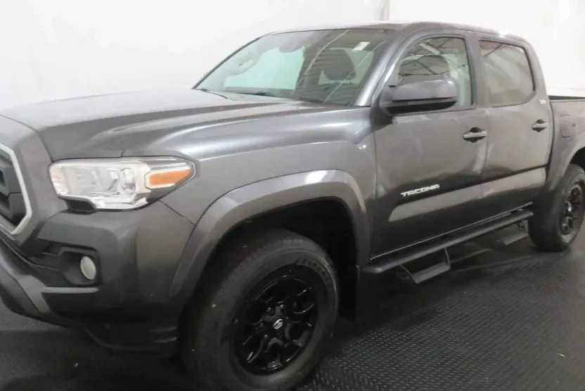 2022 Toyota Tacoma SR5 V6 photo 1