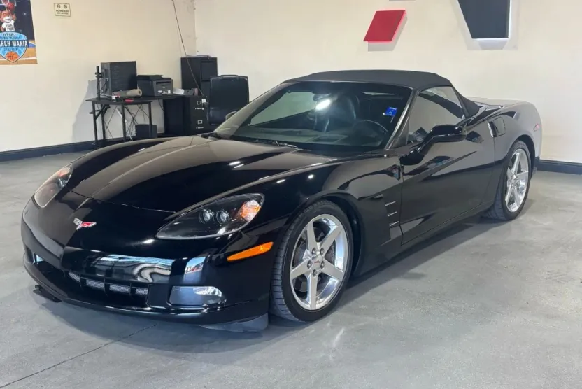 2005 Chevrolet Corvette Convertible photo 1