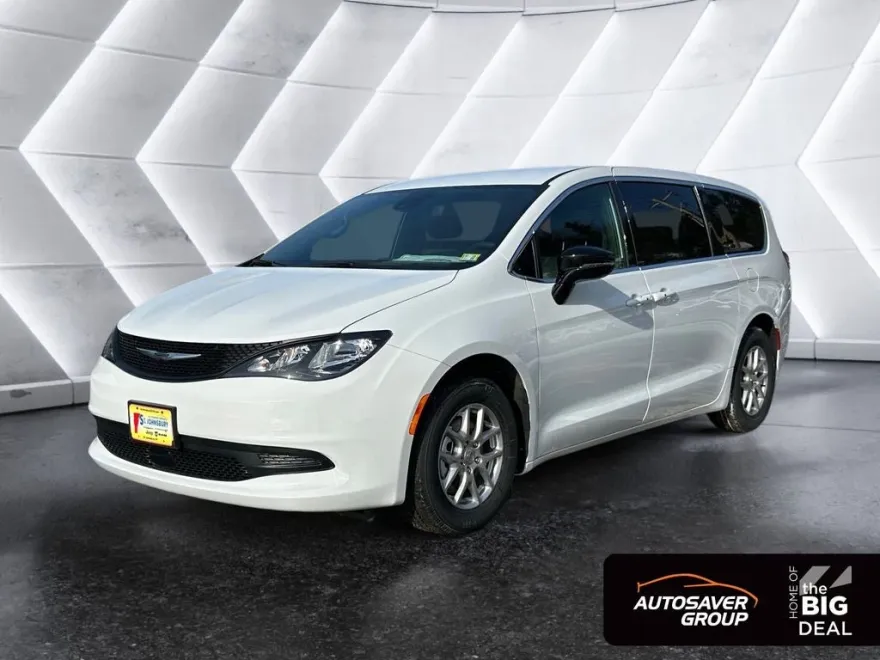 2025 Chrysler Voyager LX photo 1