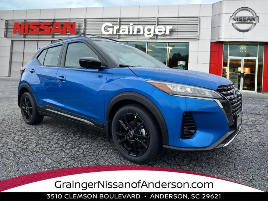 2024 Nissan Kicks SR photo 1