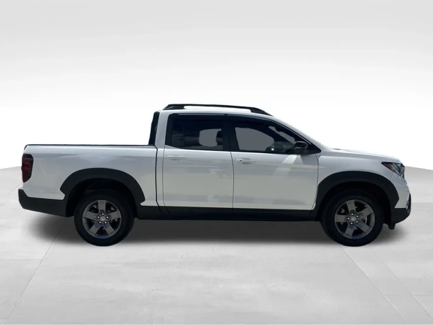 2024 Honda Ridgeline TrailSport photo 1