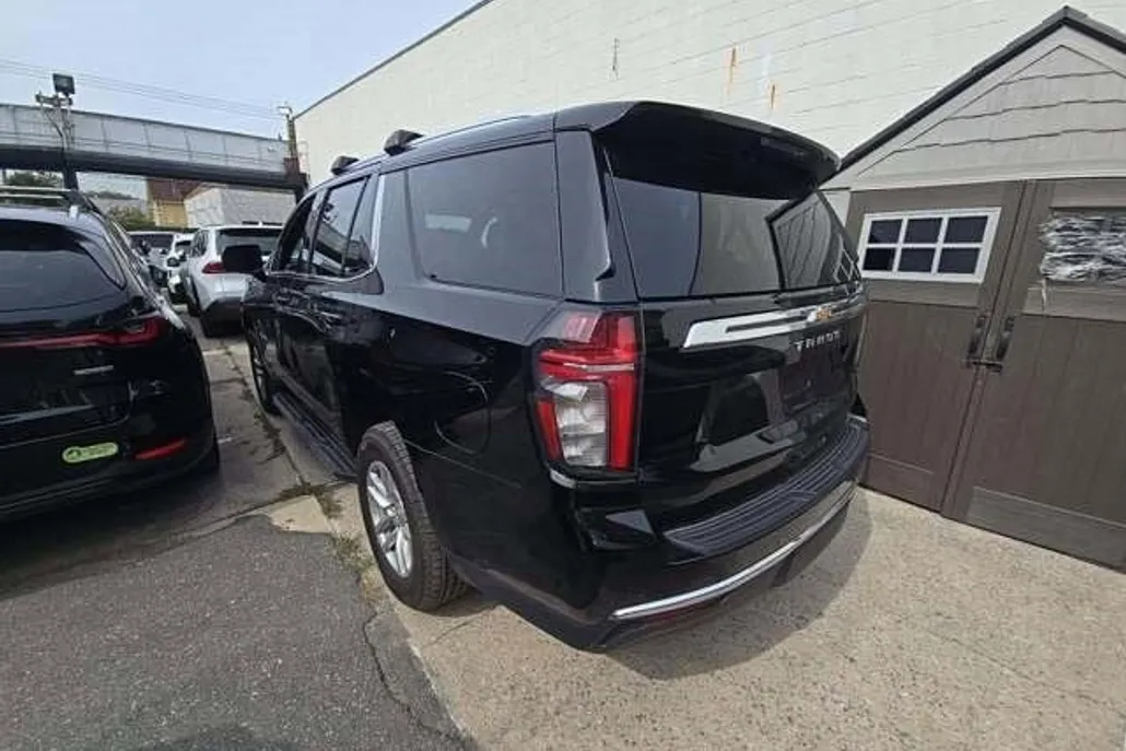 2022 Chevrolet Tahoe LT photo 1