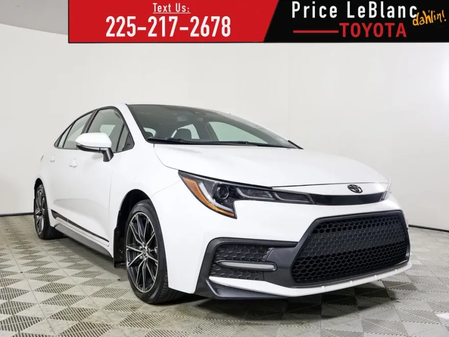 2022 Toyota Corolla SE photo 1