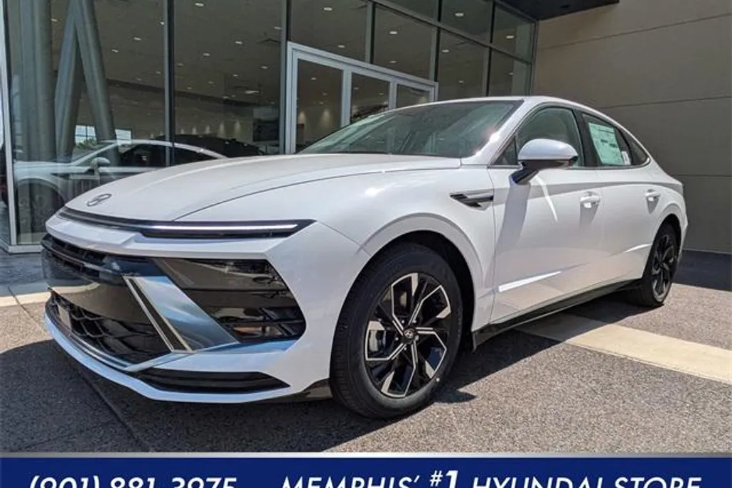2025 Hyundai Sonata SEL photo 1