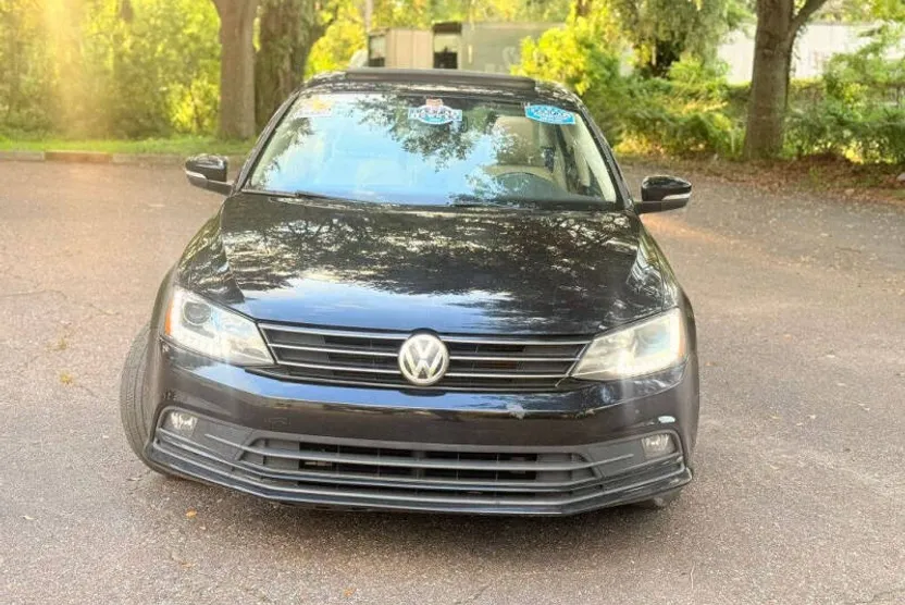 2016 Volkswagen Jetta 1.8T SEL Premium photo 1