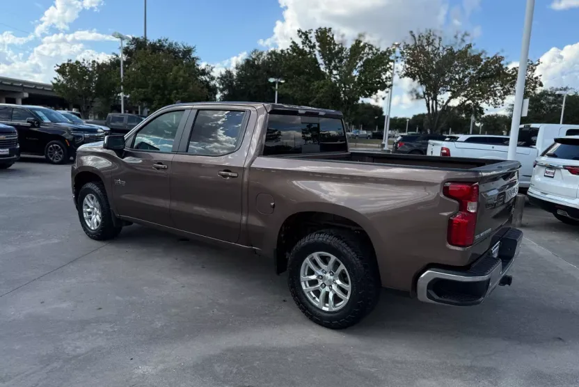 2019 Chevrolet Silverado 1500 LT photo 1