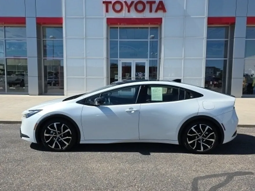 2024 Toyota Prius Prime XSE Premium photo 1