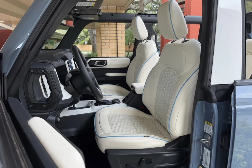 2025 Ford Bronco Outer Banks photo 1