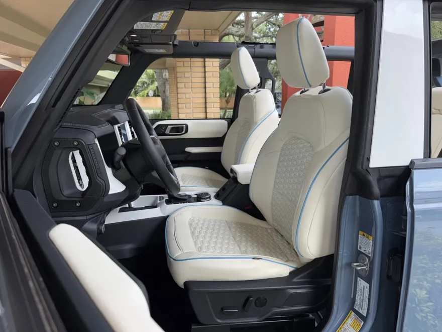 2025 Ford Bronco Outer Banks photo 1
