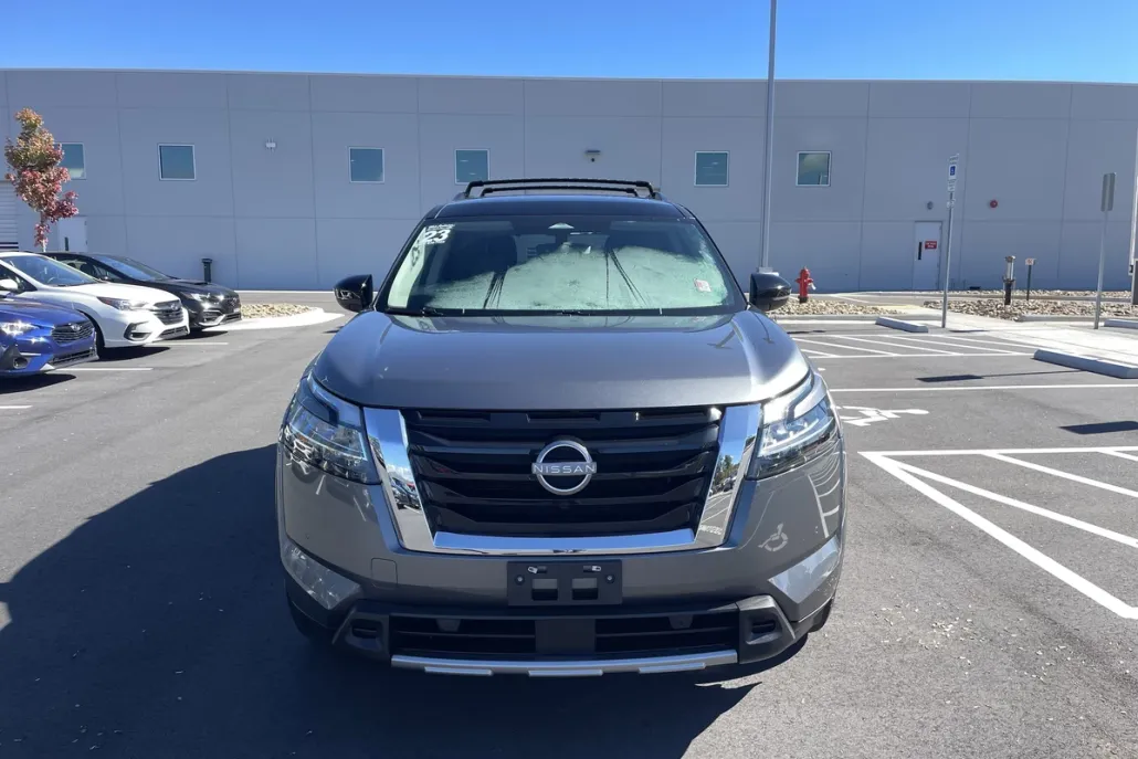 2023 Nissan Pathfinder SL photo 1