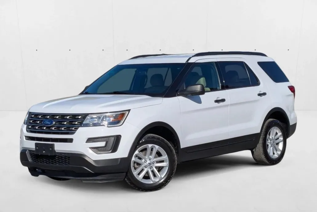 2017 Ford Explorer Base photo 1