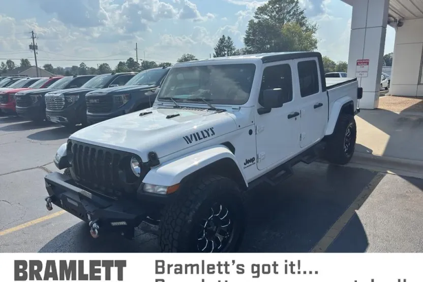 2021 Jeep Gladiator Willys Sport photo 1