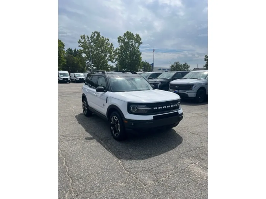2024 Ford Bronco Sport Outer Banks photo 1