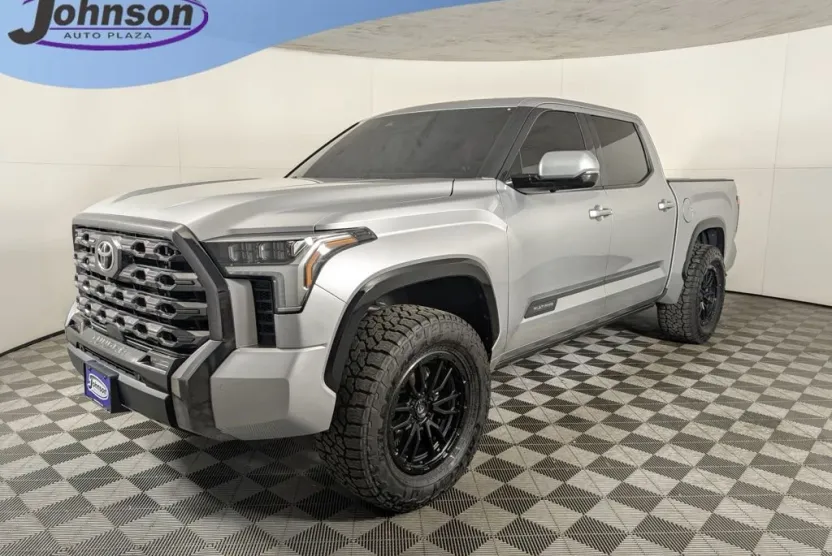 2023 Toyota Tundra Platinum photo 1