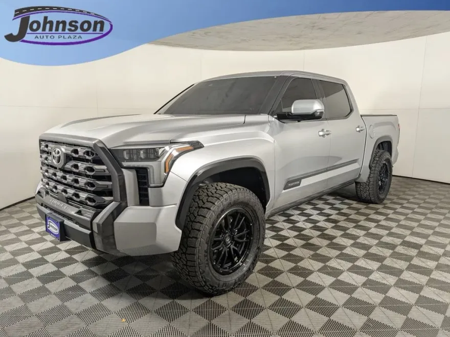 2023 Toyota Tundra Platinum photo 1