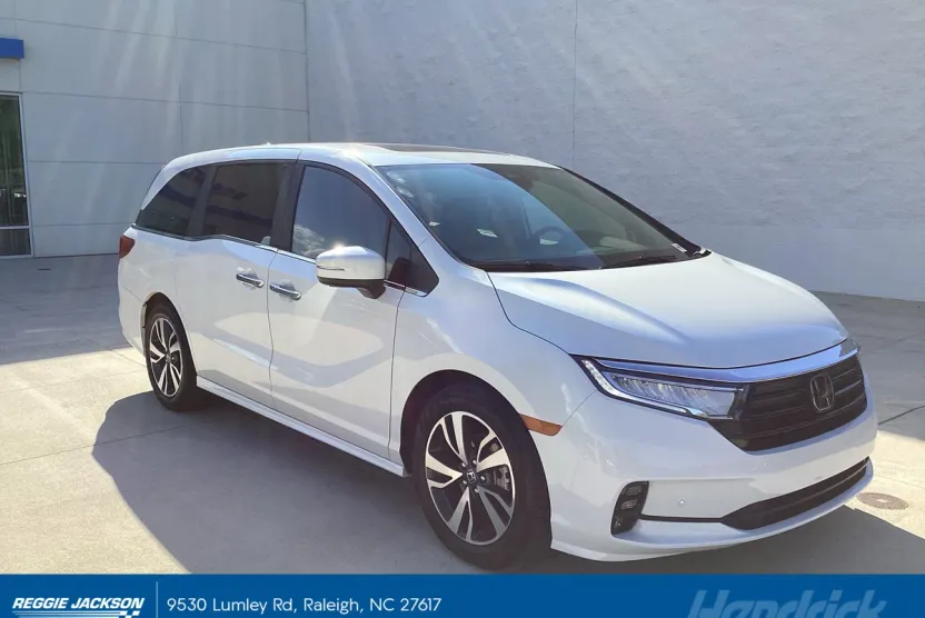 2024 Honda Odyssey Touring photo 1