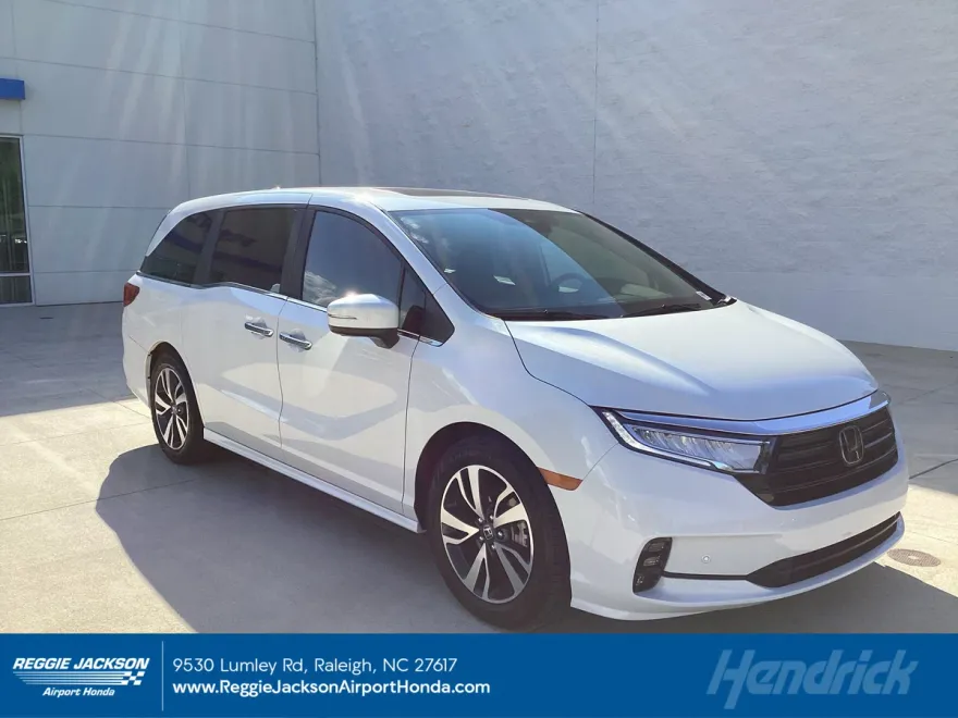 2024 Honda Odyssey Touring photo 1