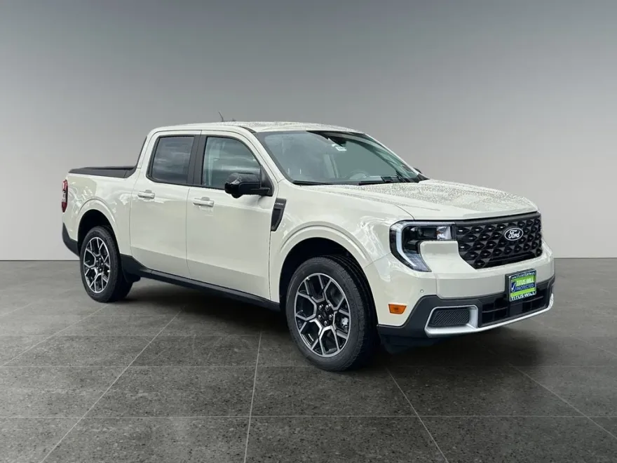 2025 Ford Maverick Lariat photo 1