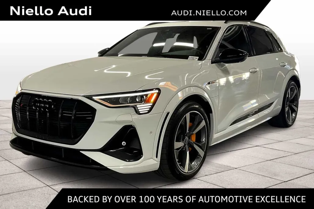 2022 Audi e-tron Premium Plus photo 1