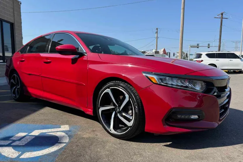 2018 Honda Accord Sport 2.0T photo 1