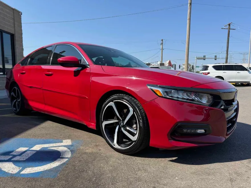 2018 Honda Accord Sport 2.0T photo 1