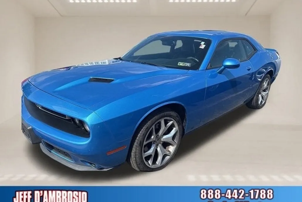 2016 Dodge Challenger SXT Plus photo 1
